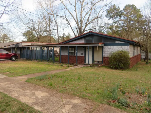 1811 Sylvia St, Arkadelphia, AR 71923
