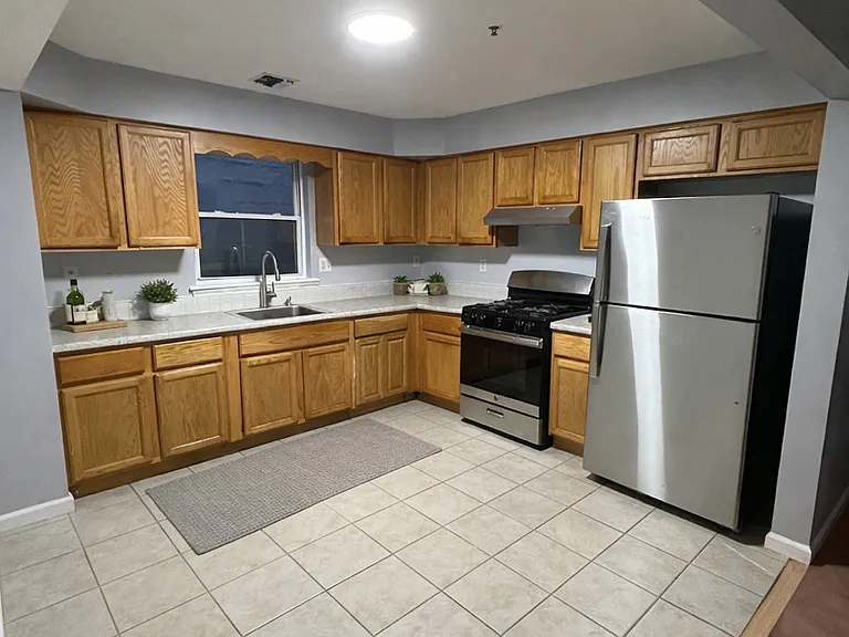28 Branford St — Photo 2