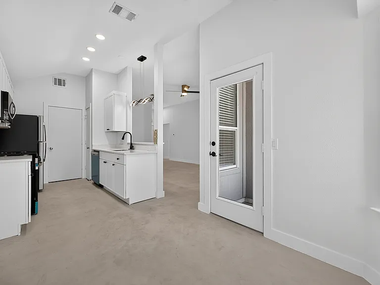 14511 Oliphant St — Photo 13