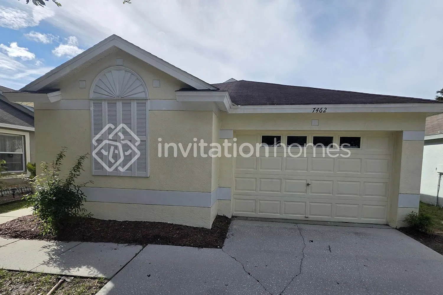 7462 Oxford Garden Cir Apollo Beach, FL 33572 — Photo 1