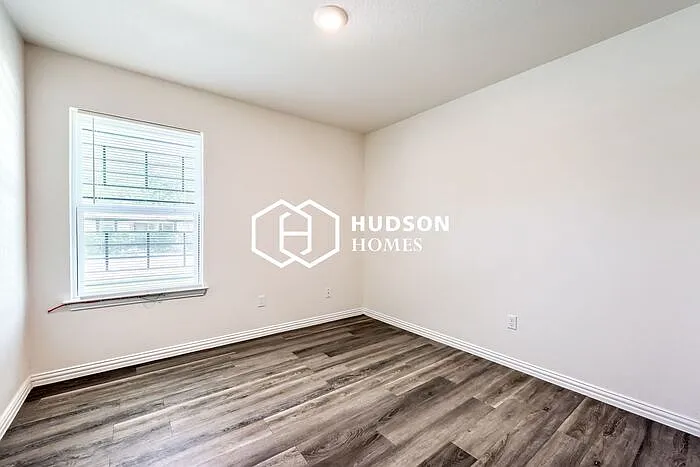 1823 San Carlos St — Photo 8