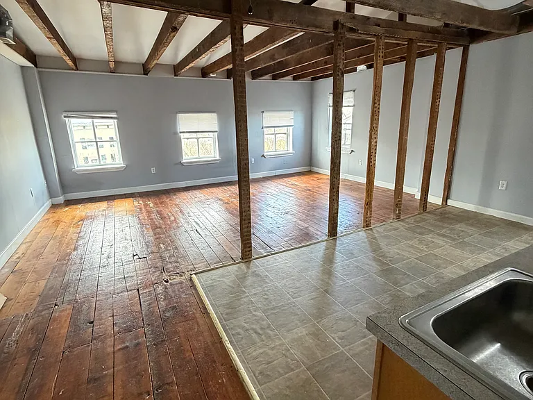 236 Bridge St #5 — Photo 8