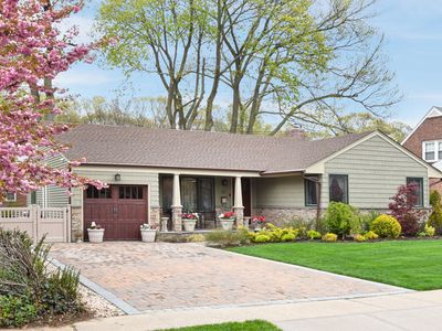 23 Atkinson Rd, Rockville Centre, NY, 11570