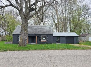 143 W Main St, Newaygo, MI 49337