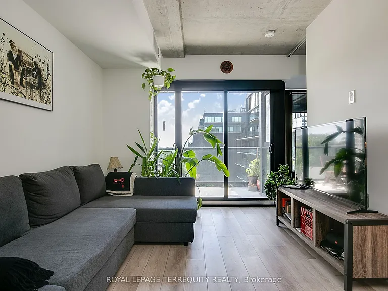 7 Smith Cres #526 — Photo 8