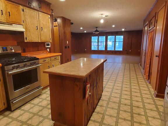 2nd image of 102 Woodruff 463