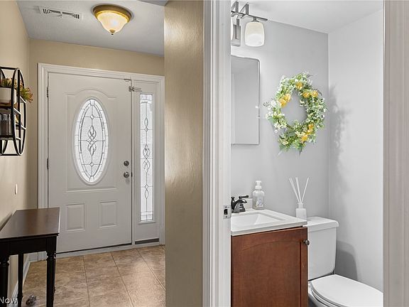 3rd image of 363 Park Dr