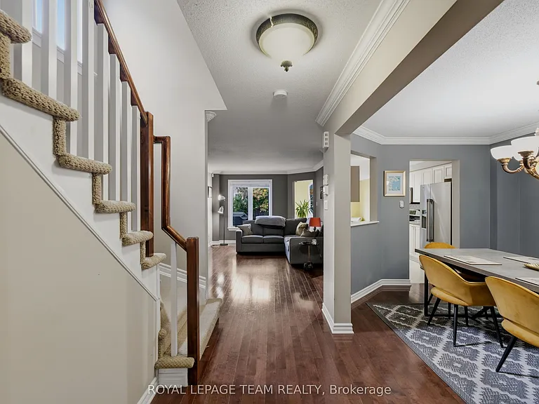216 Horseshoe Cres — Photo 12
