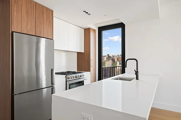 Rented by Living New York | media 102