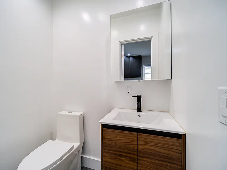 470 Delaware Ave #1L — Photo 10