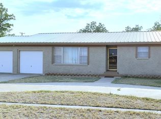 906 Main St, Roscoe, TX 79545