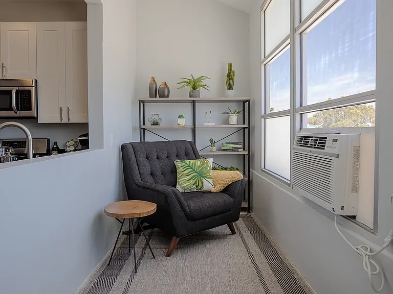 4648 Hollywood Blvd #103 — Photo 11