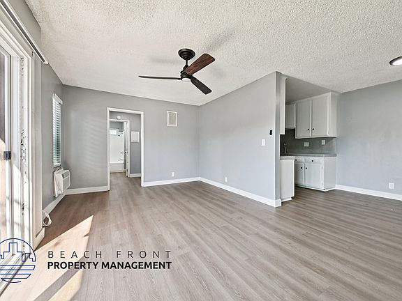 4th image of 1105 N Flower St #60470849