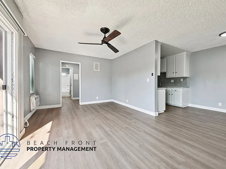 1105 N. Flower St. — Photo 6