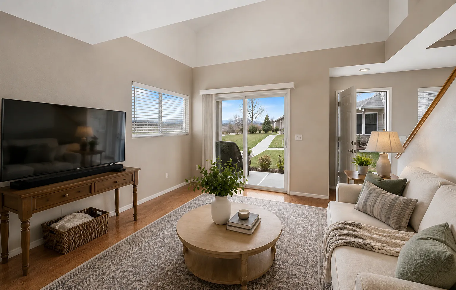 3 bed, 3.5 bath, 1826 sqft, $2,450 — Photo 1