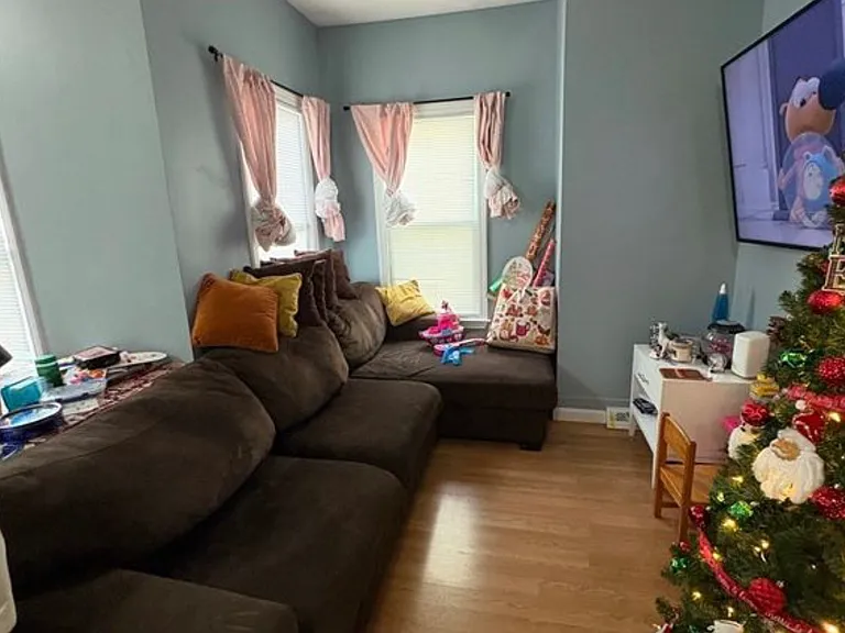 19 Everett Ave #1 — Photo 6