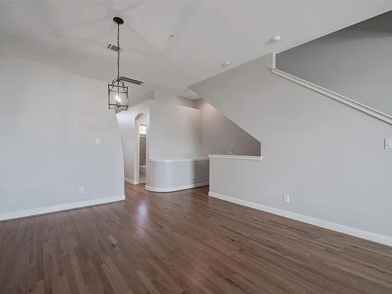 7650 Springhill St #603 — Photo 3