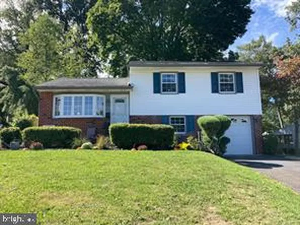 24 Russell Rd, Willow Grove, PA 19090