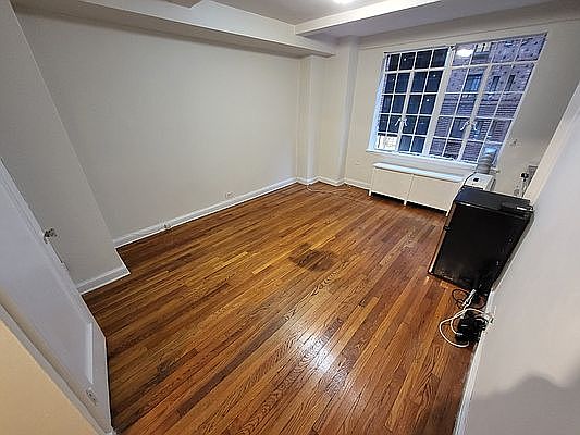 2nd image of 304 E 41st St APT 404A