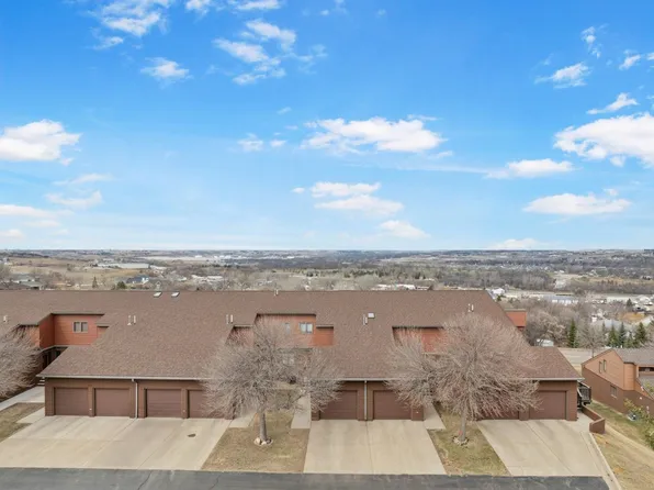 1433 15th St SW, Minot, ND 58701