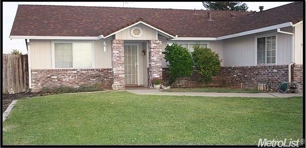 1st image of 930 Ayers Ln