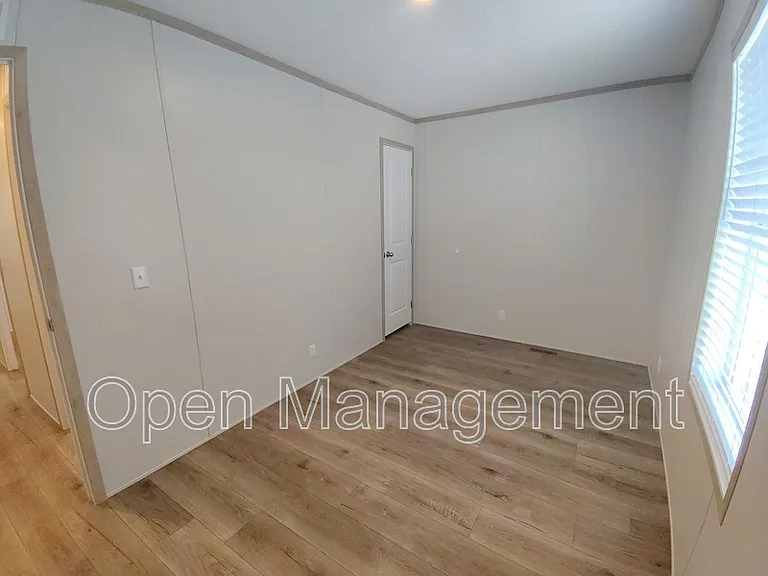 40 Erin Ln #140 — Photo 3