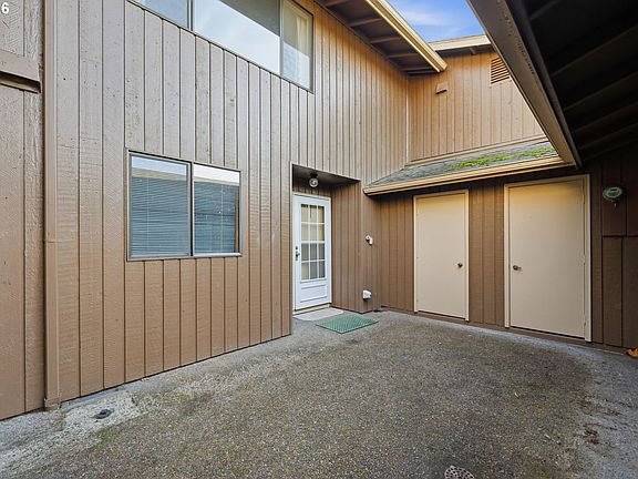 5th image of 2281 Ridgeway Dr