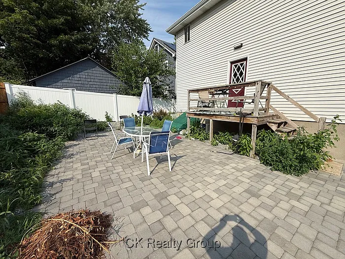 50 Gilbert St — Photo 10