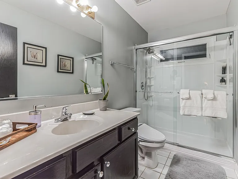 324 Chesapeake Ln — Photo 37