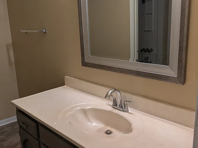 1826 NE Knollbrook Pl — Photo 16