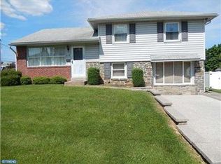 219 Ashford Dr, Broomall, PA 19008