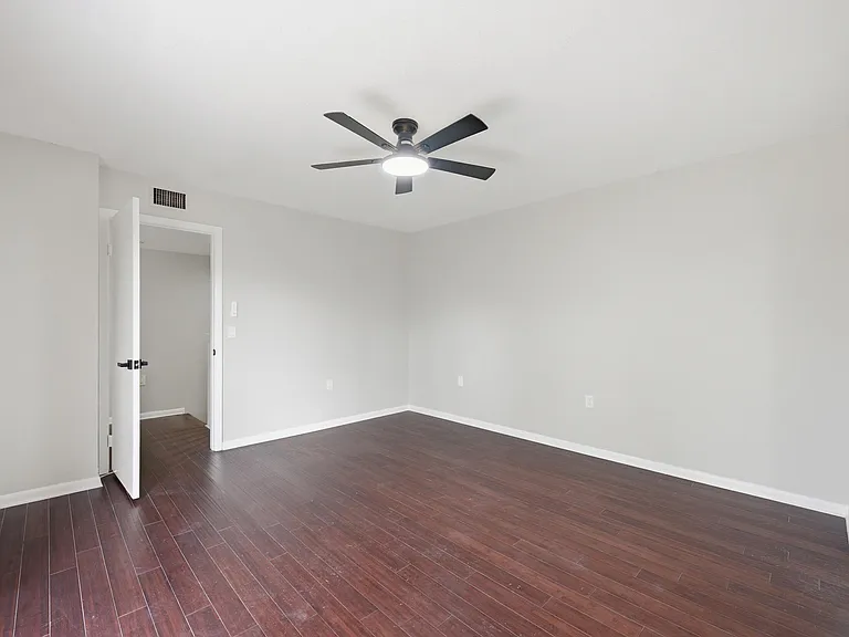 515 Green Springs Pl — Photo 12