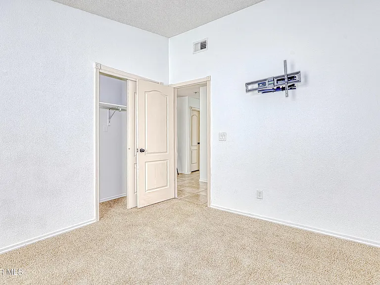 14325 Woods Point Ave — Photo 19