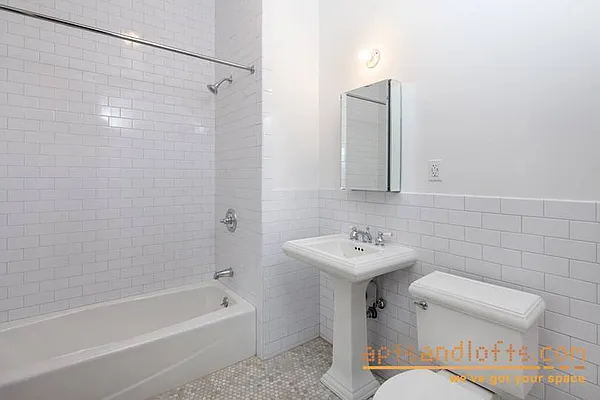 Rented by aptsandlofts.com | media 28