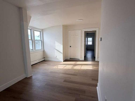 4th image of 27 N 5th St #4