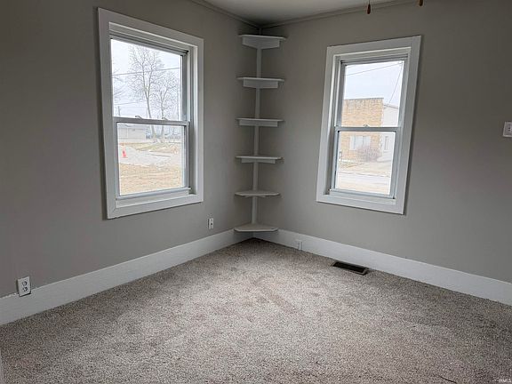 5th image of 511 E Pettit Ave