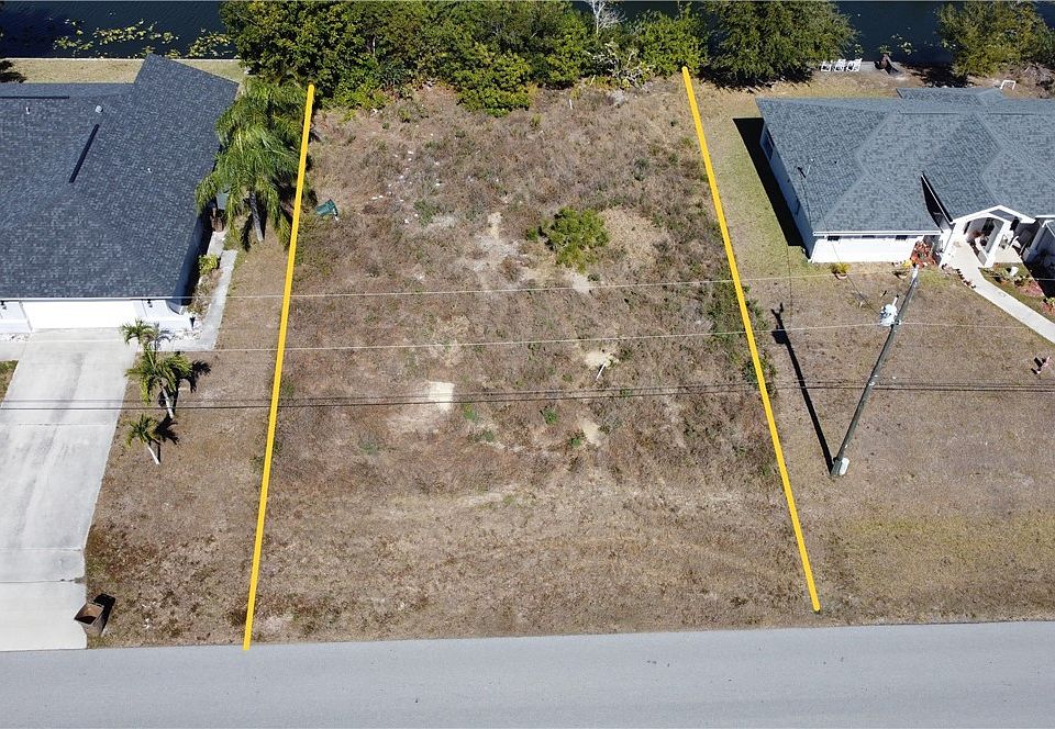 2nd image of 425 NW 5th Ter