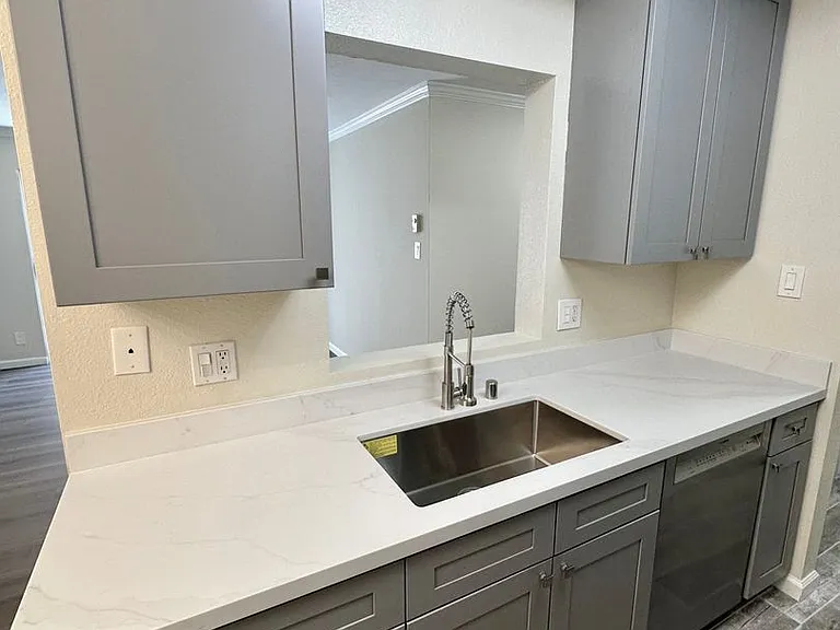 300 Monterey Blvd — Photo 5
