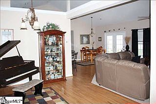 3rd image of 17 Fox Creek Ct