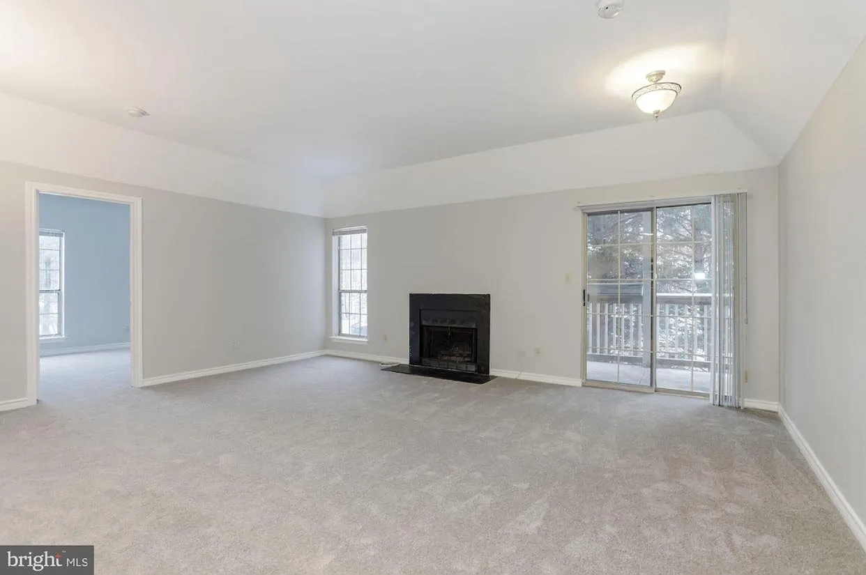3918 Penderview Dr — Photo 4