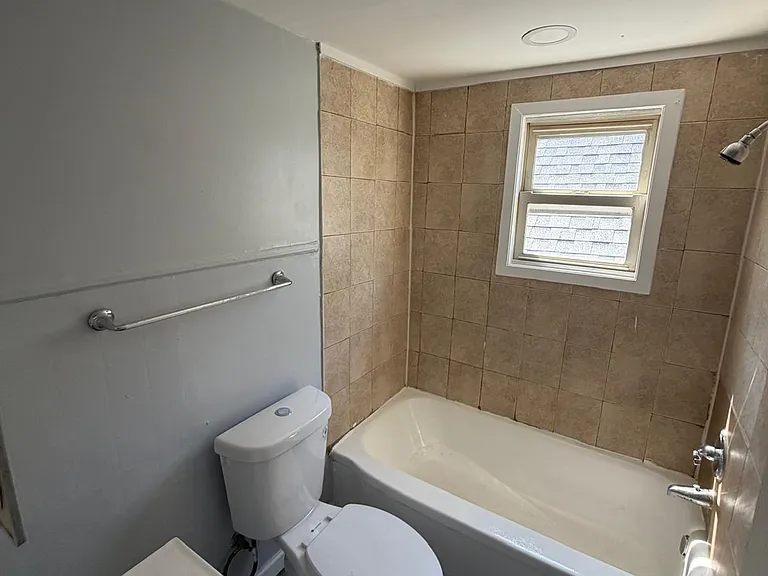 916 Olive St #3 — Photo 3