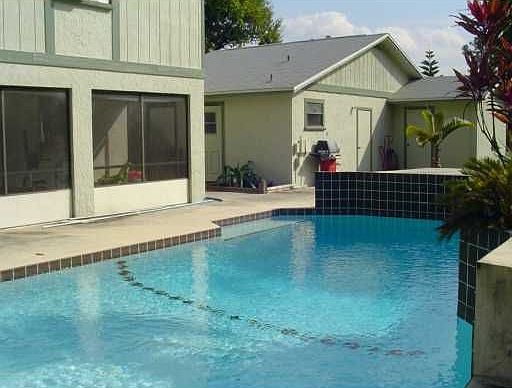 2nd image of 2410 Crane Ct