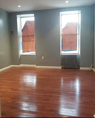 Rented by Dyer Estate Mgmt | media 20