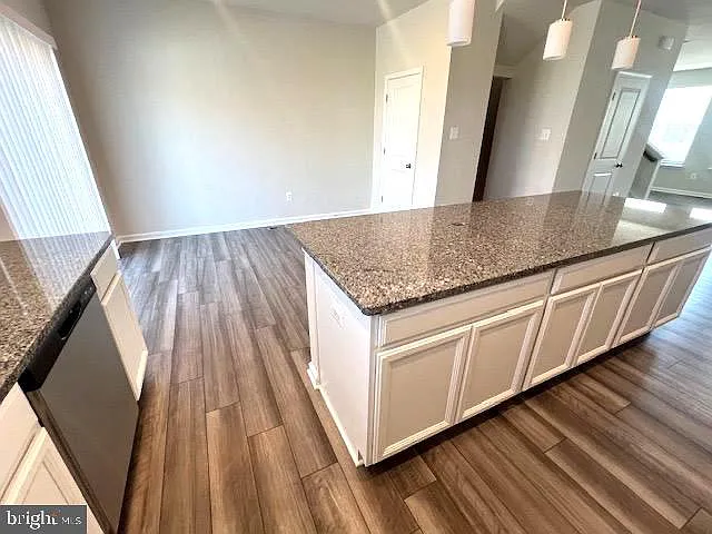 98 Extrovert Dr — Photo 9