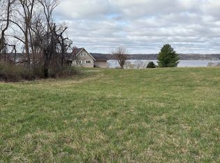 11 Riverview Dr, Nauvoo, IL 62354