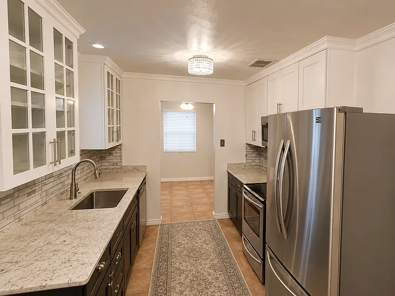 2918 E Pinchot Ave — Photo 3