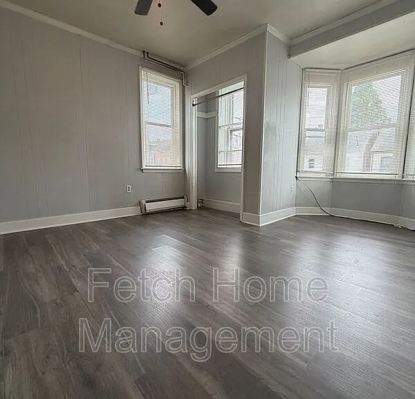 1027 E Market St #2 — Photo 6