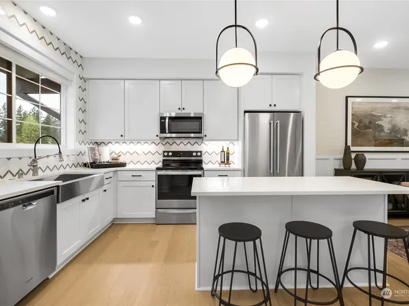 1835 SE 12th Street #205, North Bend, WA 98045