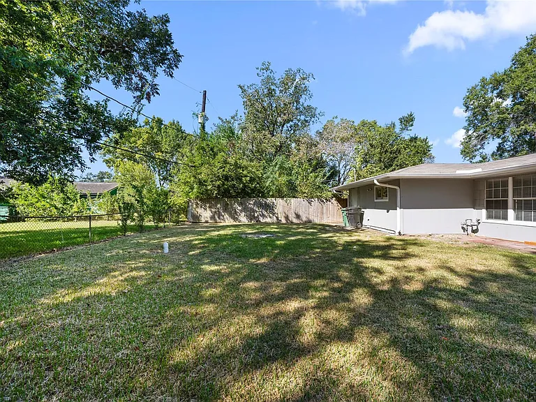 6138 Kenilwood Dr — Photo 18