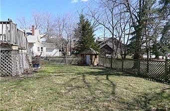 1st image of 221 W Franklin St